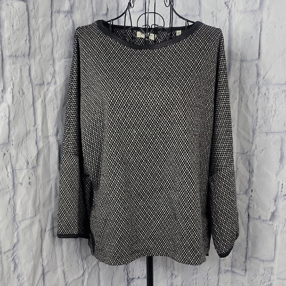 Max Studio Black and White Women's Textured Knit Top Medium